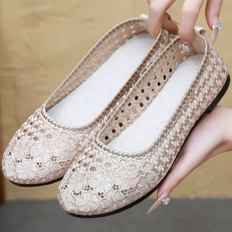 老北京布鞋夏季新款网面镂空透气中老年妈妈鞋软底防滑洞洞鞋34码