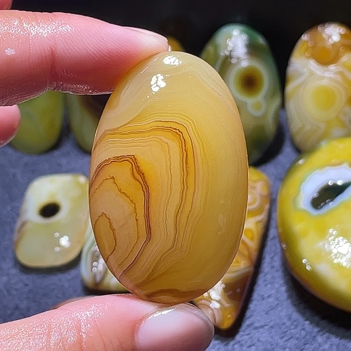 玛瑙/玉髓未镶嵌珠宝奇石