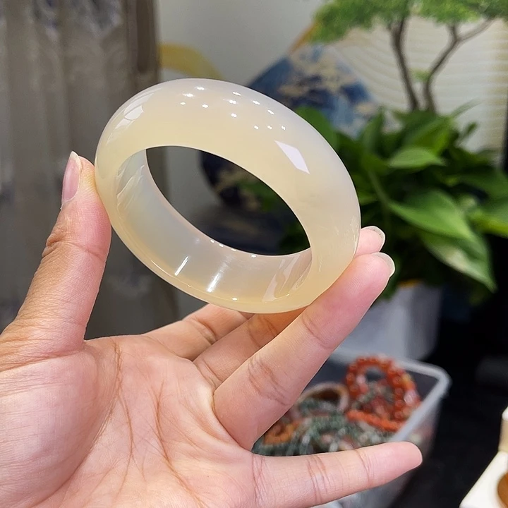 玛瑙/玉髓手镯未镶嵌?*9