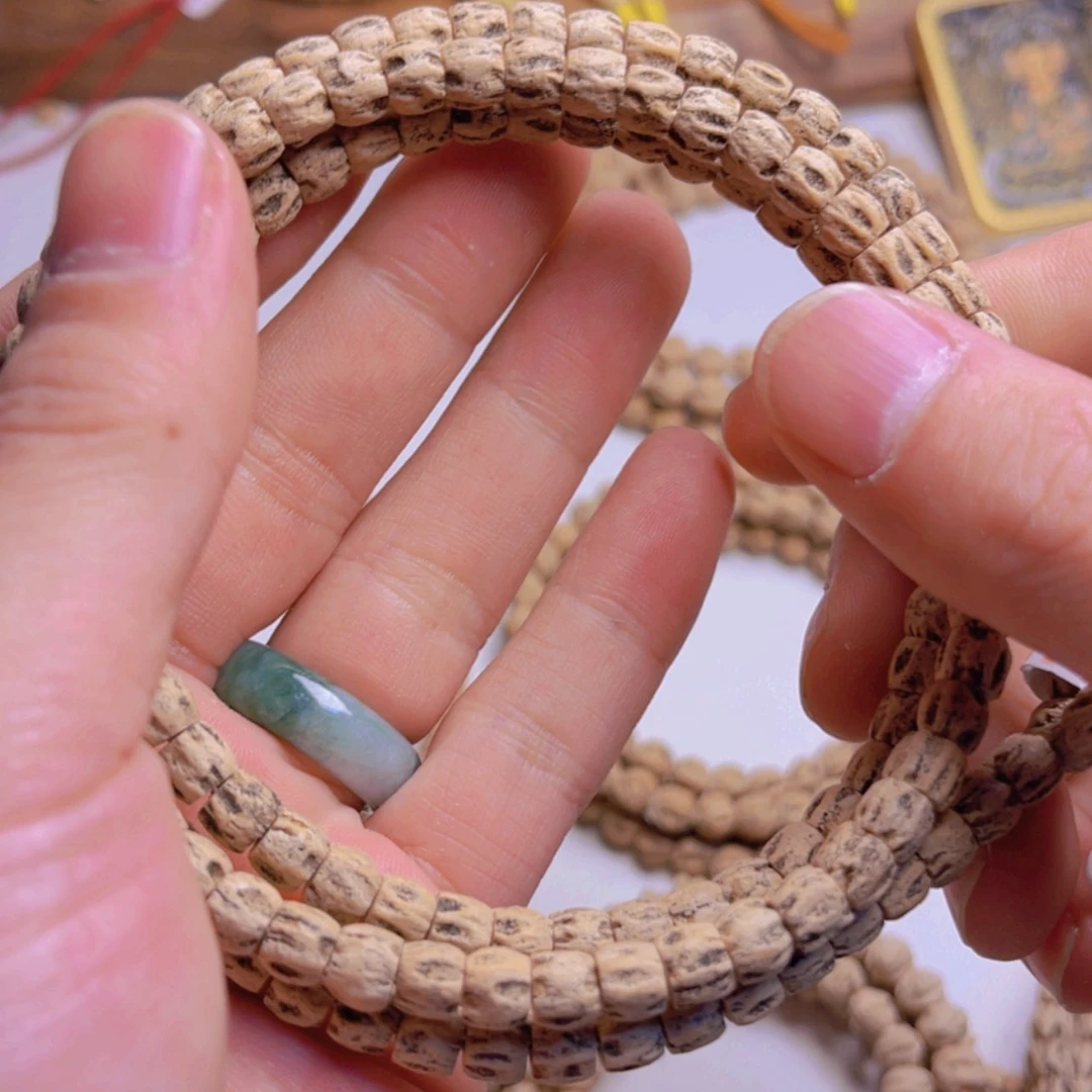 【闪购商品】柏香籽/百香籽吊坠一****࿐