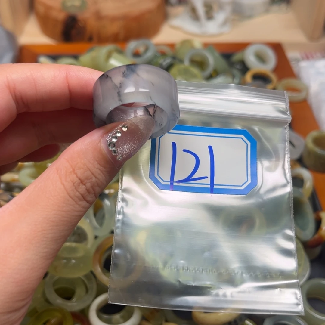 止***戈蛇纹石玉未镶嵌珠宝奇石