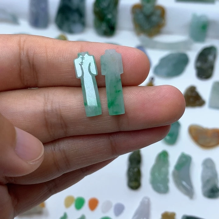 定制翡翠未镶嵌旗袍
