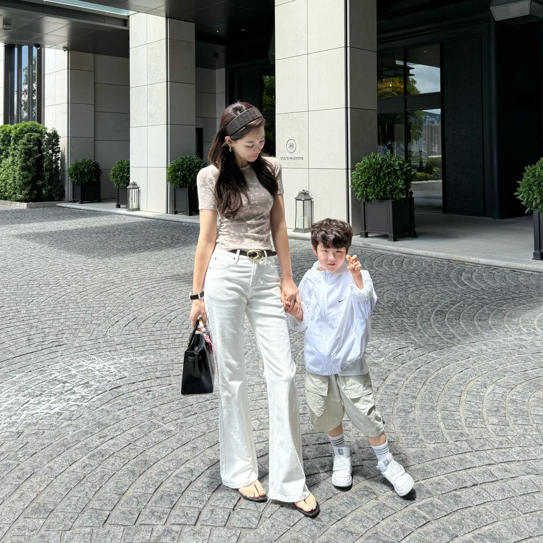 王嬛嬛MsLime25年新款【毕加索】进口棉气质白色牛仔裤 HD2C0046