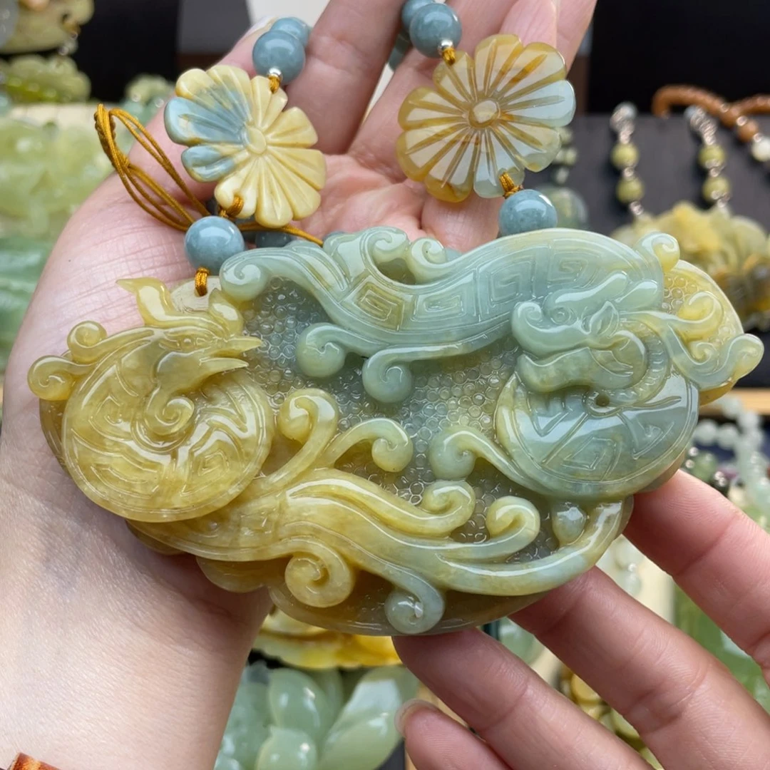 蛇纹石玉颈饰未镶嵌