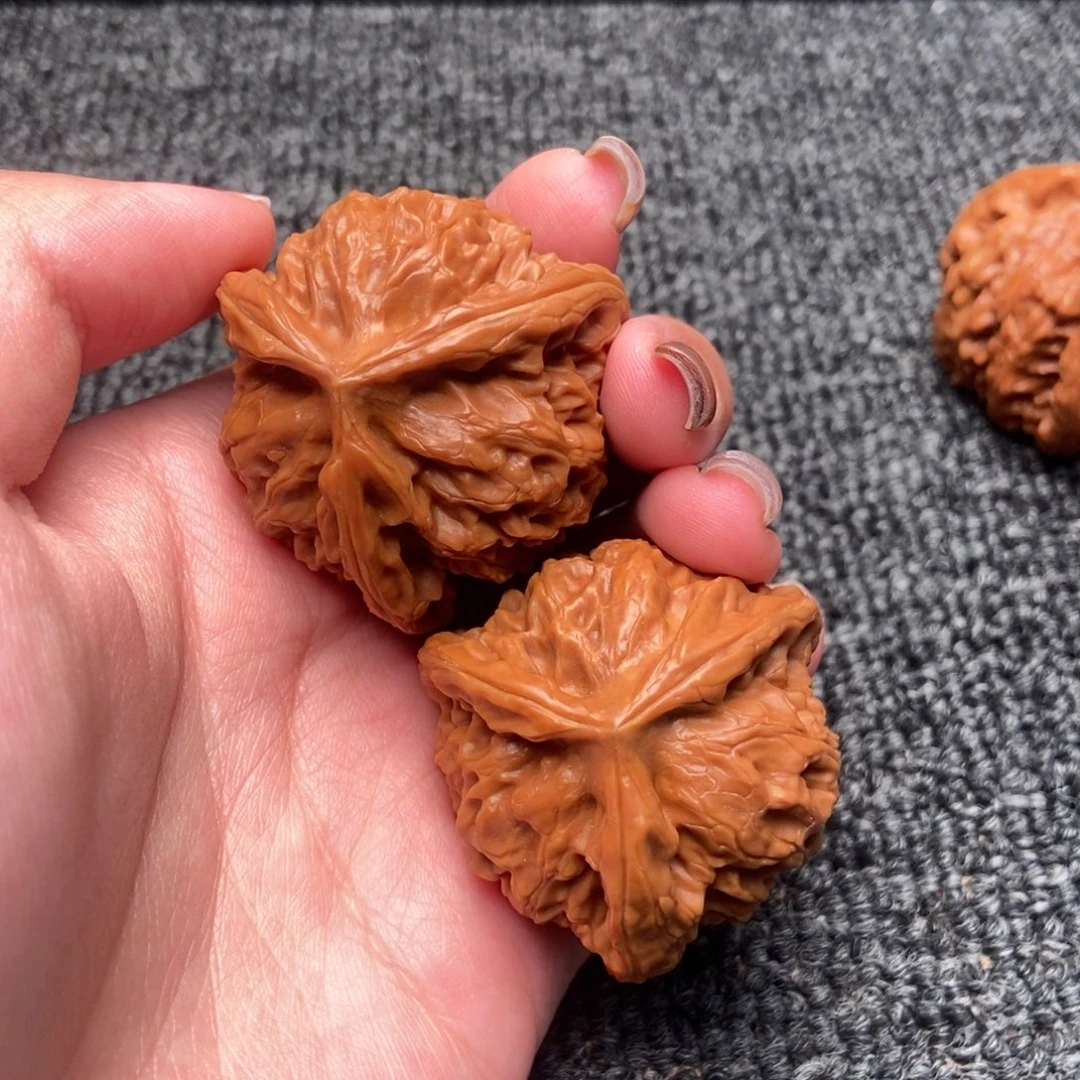 木质类宫灯正奔一定