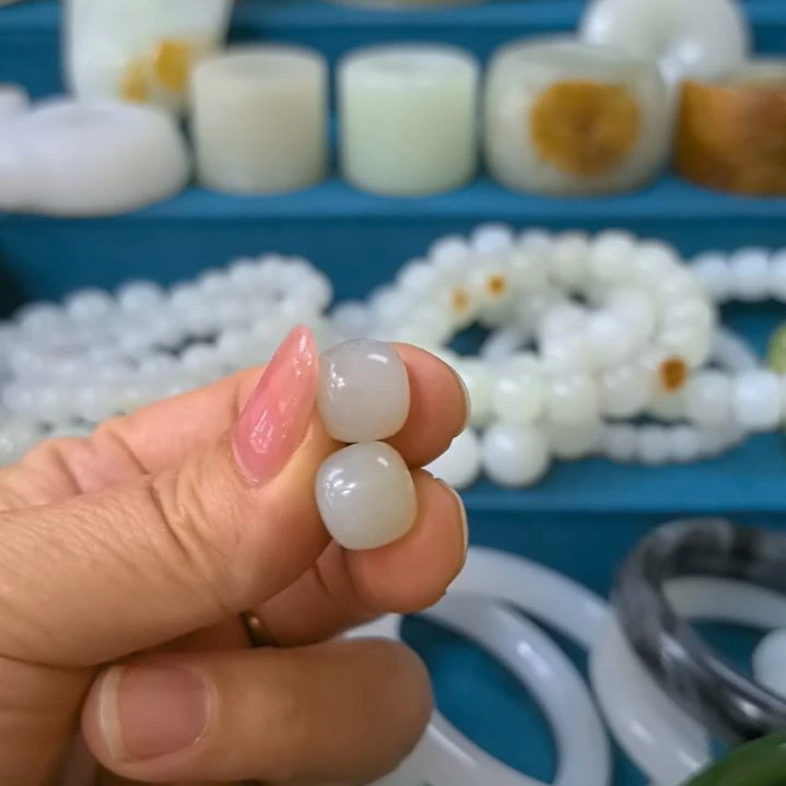 和田玉颈饰未镶嵌水*