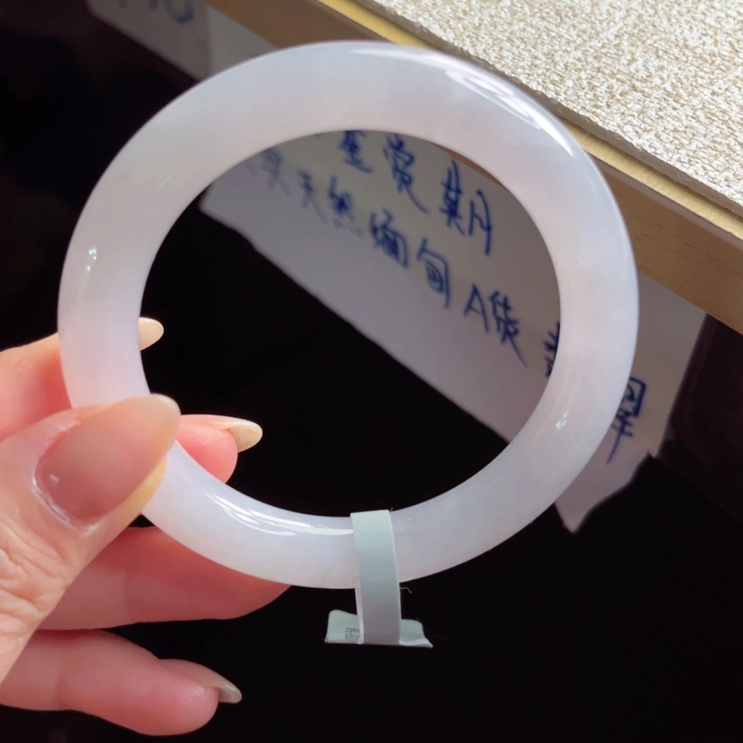 未镶嵌手镯翡翠手镯