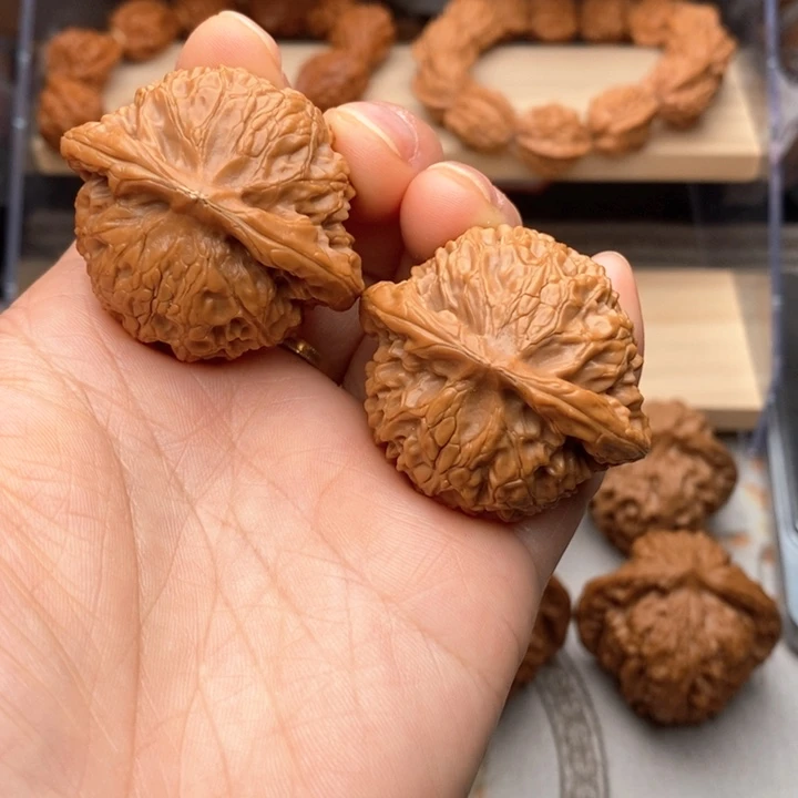 核桃把件宫灯核桃