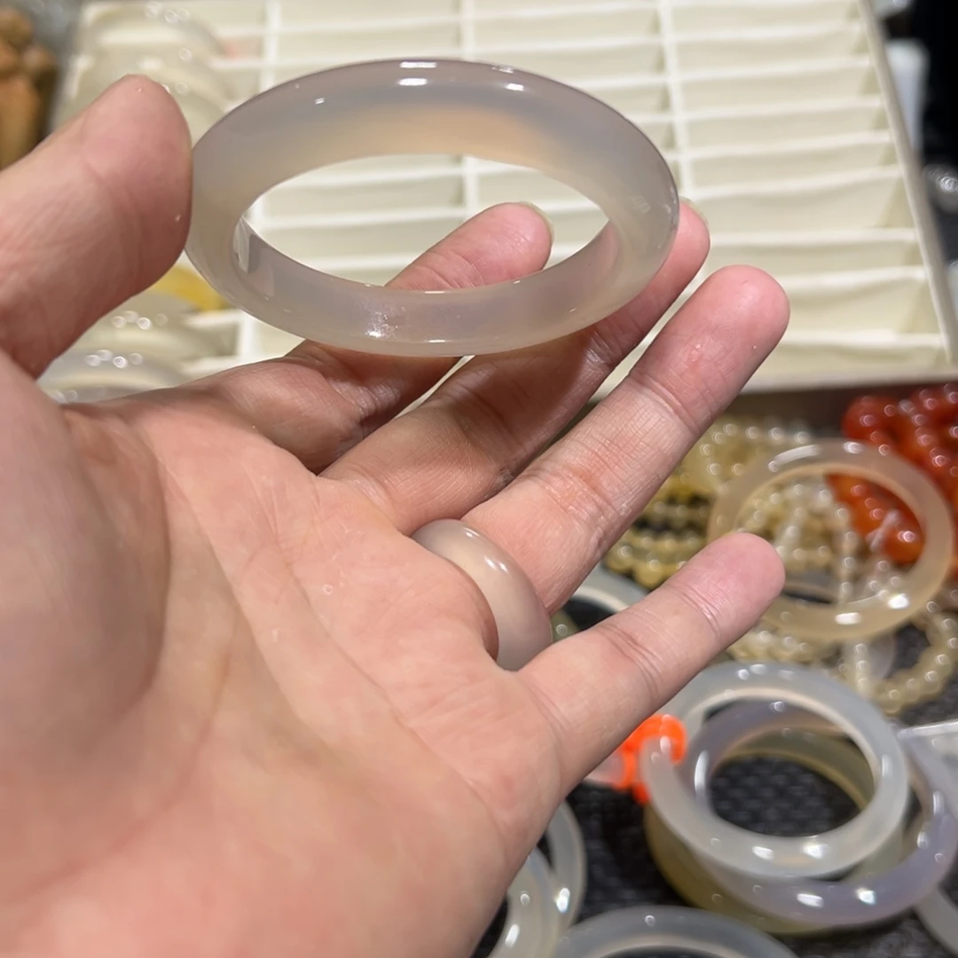 玛瑙/玉髓未镶嵌手镯5455圈有包容1.0