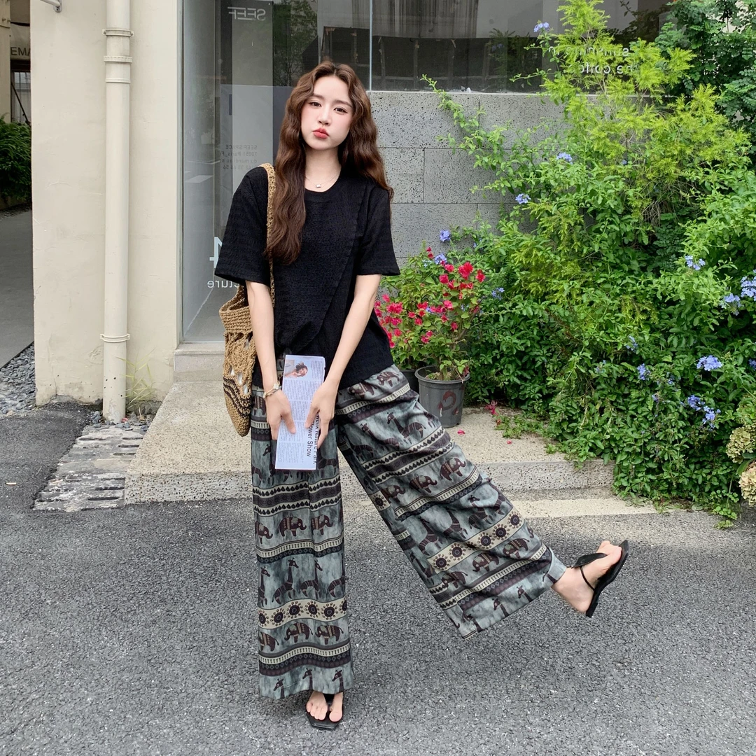 今年流行爆款套装裤女2025夏季新款圆领开叉上衣印花阔腿裤两件套