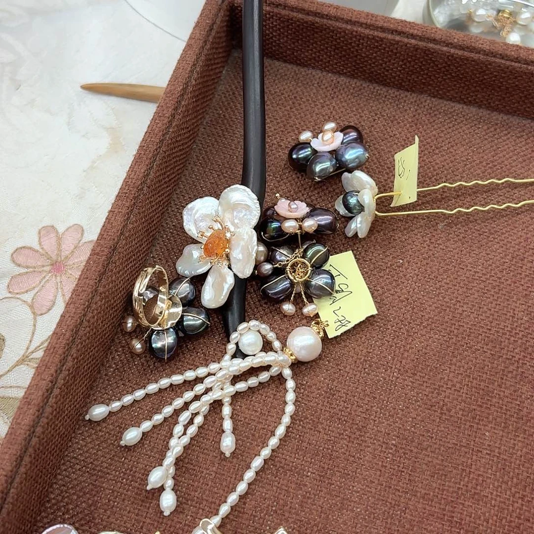 嘤***甜未镶嵌淡水珍珠发饰