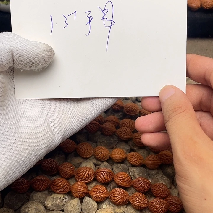 ，***吊坠桃核龙纹桃核的搭配