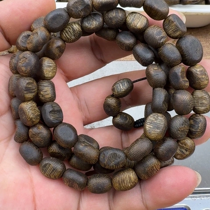 Z***C手串沉香蓝宝石手串23克加