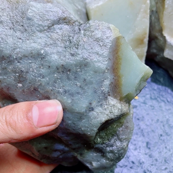 和田玉未镶嵌珠宝半成品