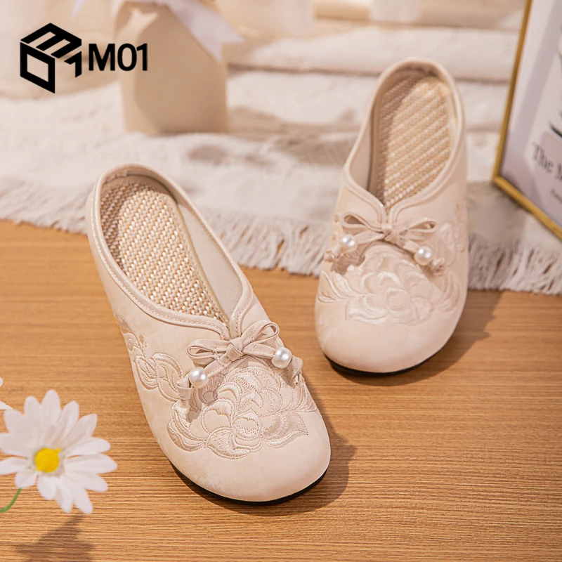 M01绣花拖鞋夏季居家外穿软底防滑复古包头半拖鞋中式老北京布鞋