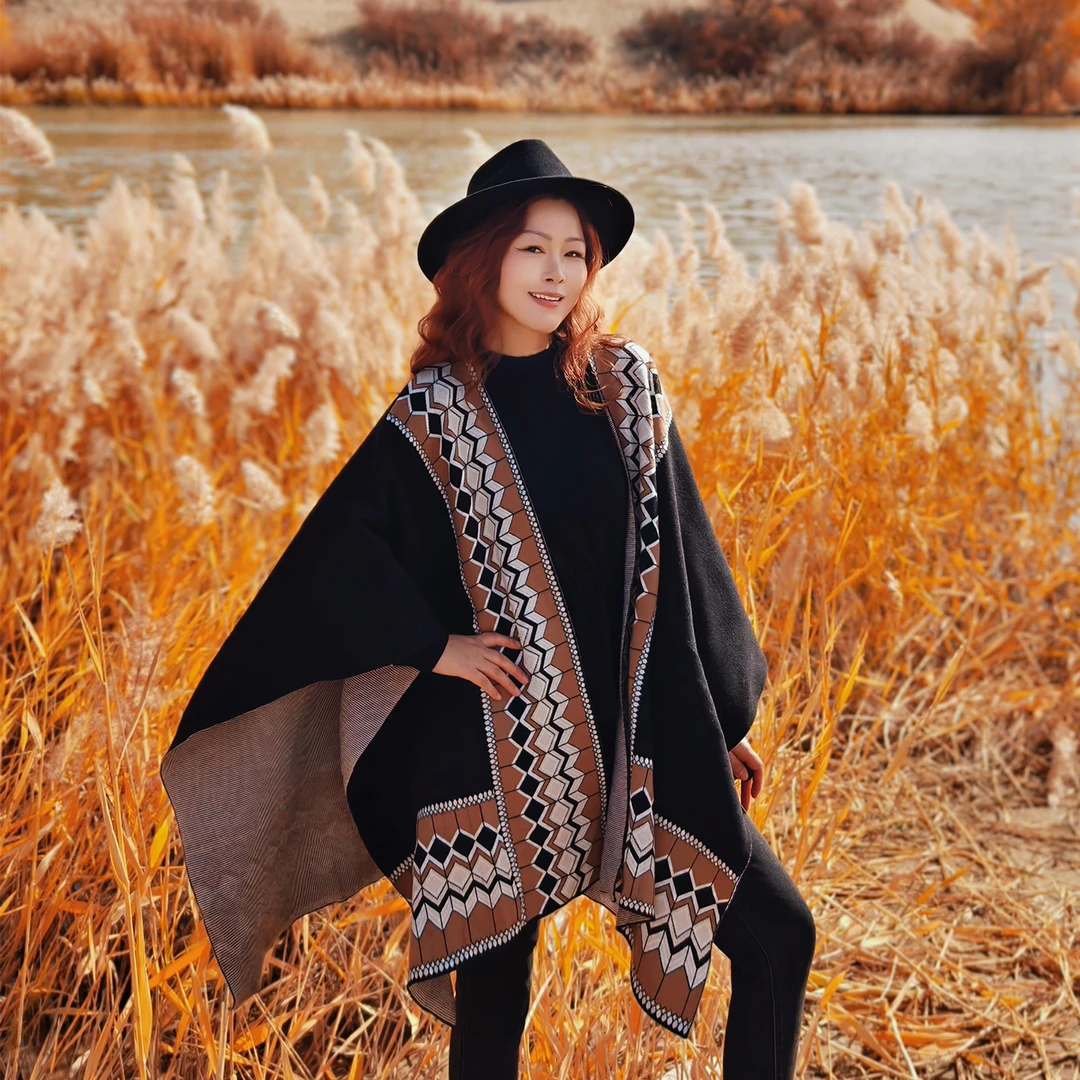 【董艺旅行穿搭】天梯大斗篷针织大披肩拍照围巾新疆云南旅拍必备