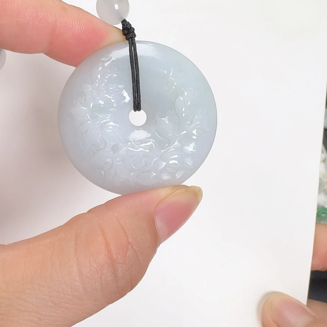 翡翠未镶嵌颈饰平安扣