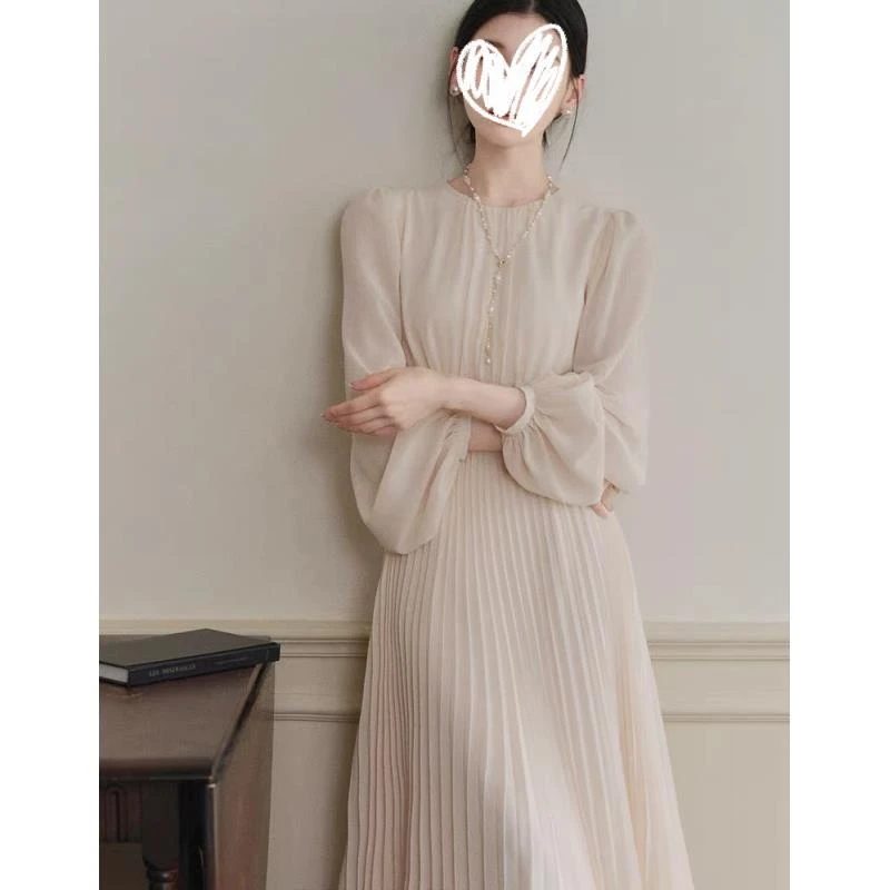 2025灯笼袖法式长袖长裙杏色连衣裙温柔秋季小众长裙