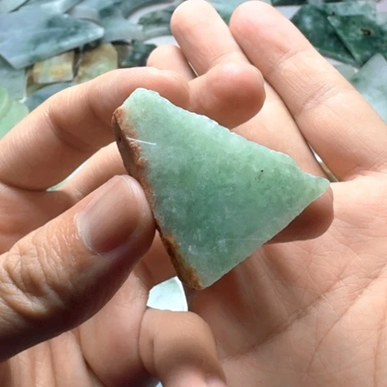 翡翠未镶嵌颈饰5789