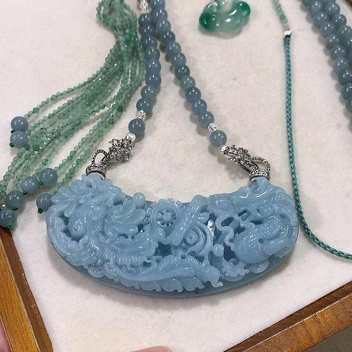翡翠未镶嵌颈饰翡翠吊坠