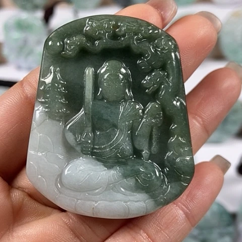 翡翠颈饰未镶嵌不动明王