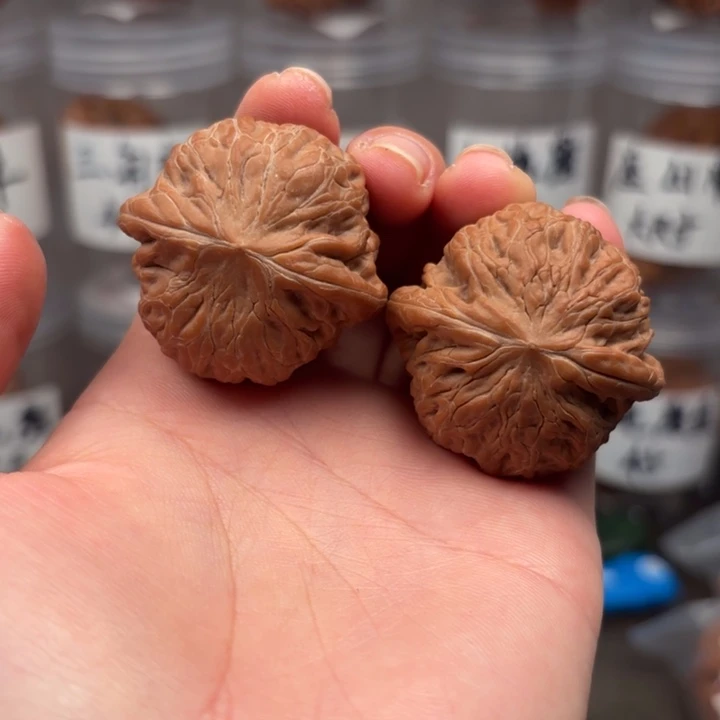 吊坠桃核39铁锤妹妹精对