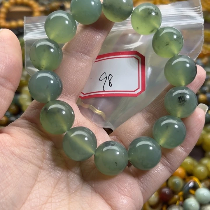 足铂镶嵌蛇纹石玉手链