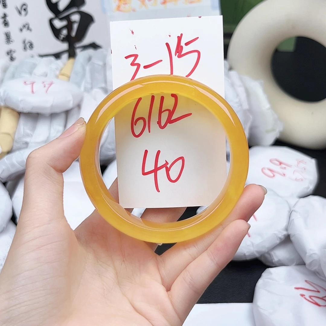 石英质玉未镶嵌手镯3.15