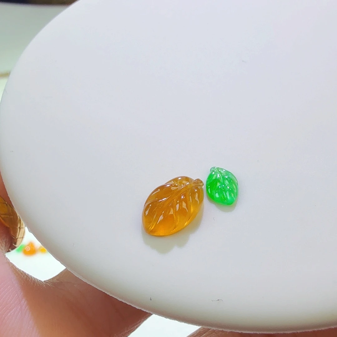 翡翠裸石叶子一对