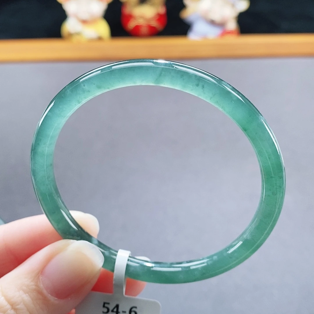 翡翠未镶嵌手镯81