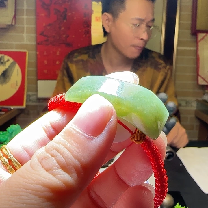 翡翠未镶嵌颈饰11111