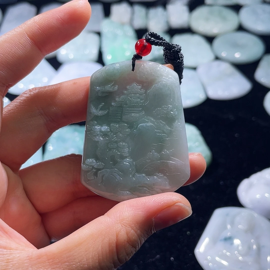 翡翠未镶嵌颈饰山水牌