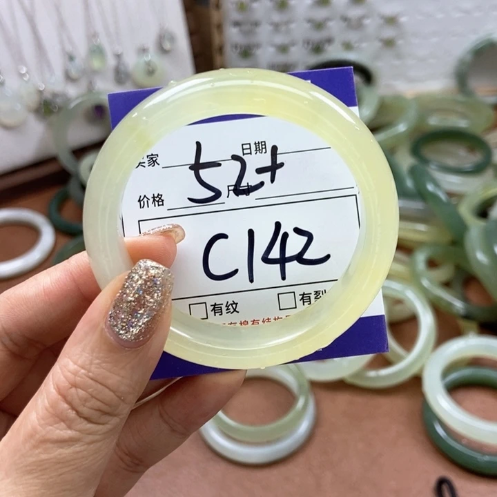 岫玉手镯手镯未镶嵌