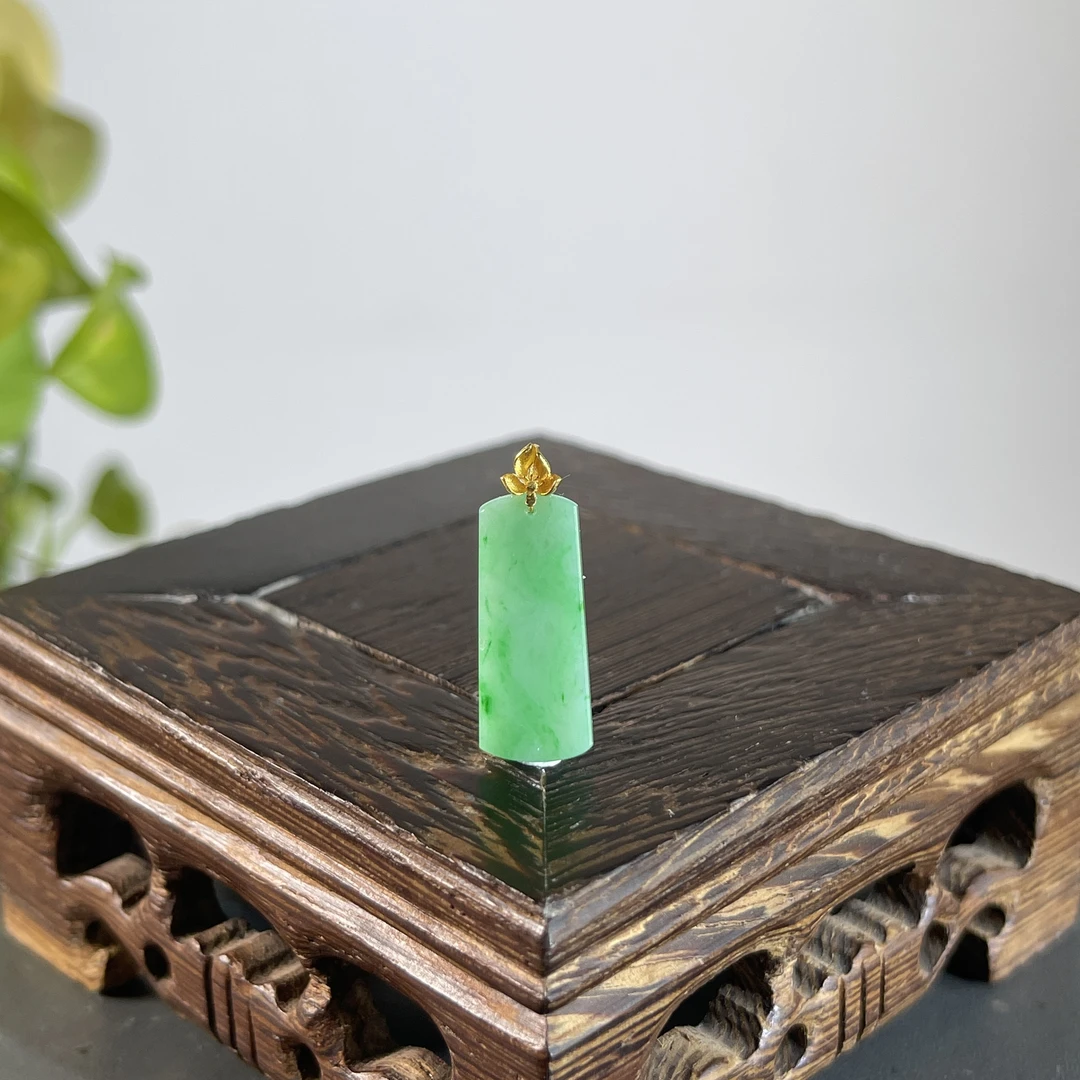 JCA18-102  天然翡翠缅甸A货 18K扣无事牌