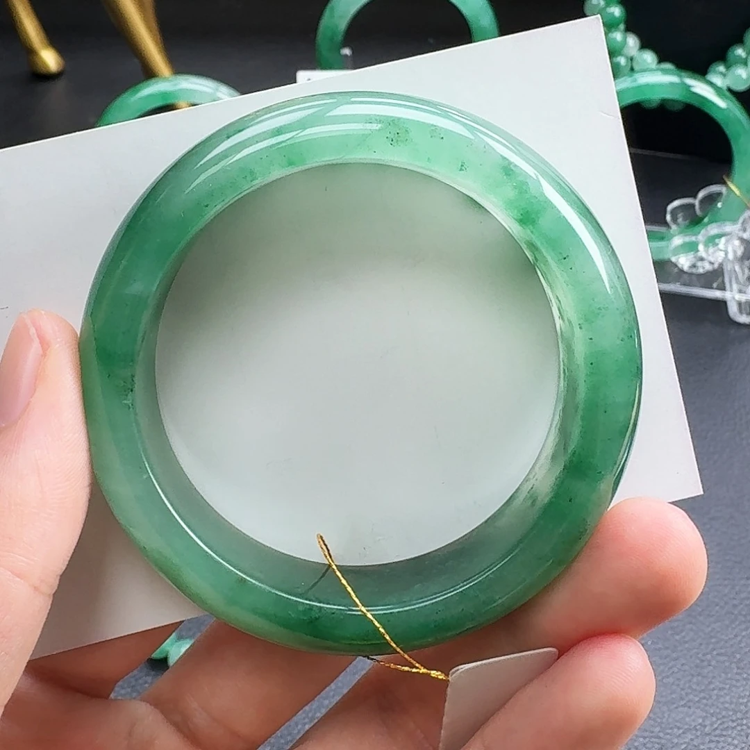 石英质玉（非洲翠）手镯未镶嵌非洲翠