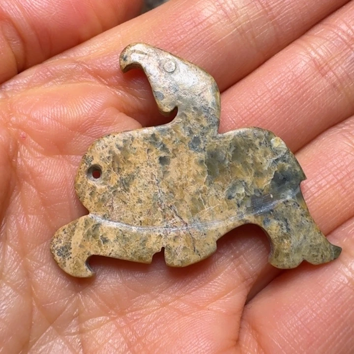 叶***山和田玉（糖玉）未镶嵌挂件