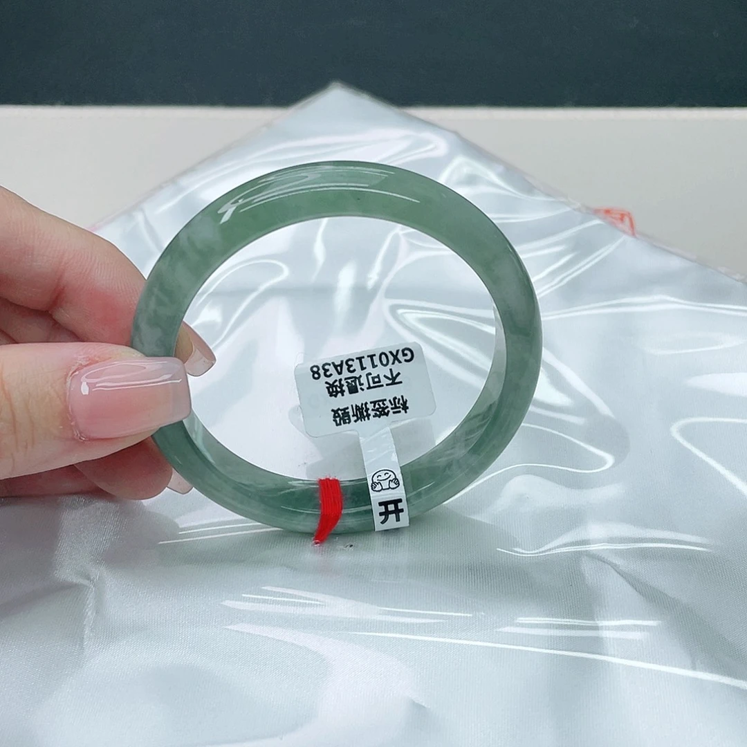 翡翠手镯未镶嵌正53.6