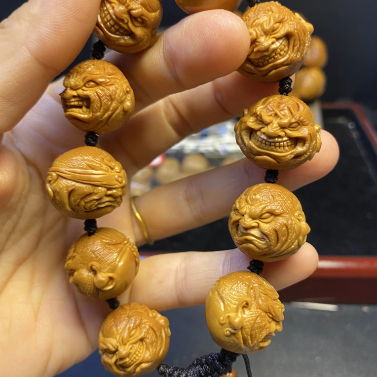 精品橄榄核雕22尺寸金龙核恶僧