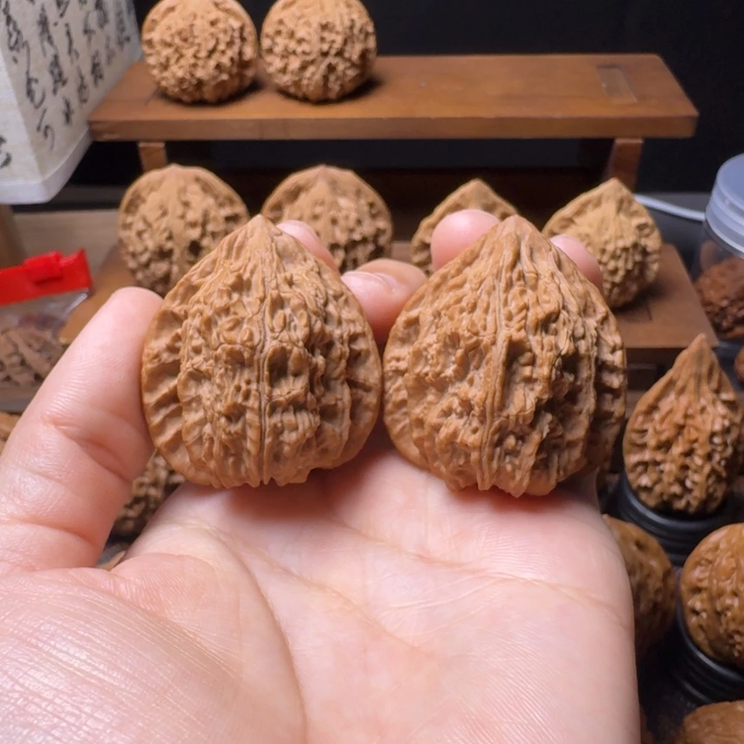 文玩核桃吊坠流星雨