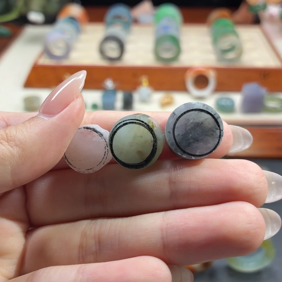 未镶嵌定制翡翠柒**3颗打包 漏个运费