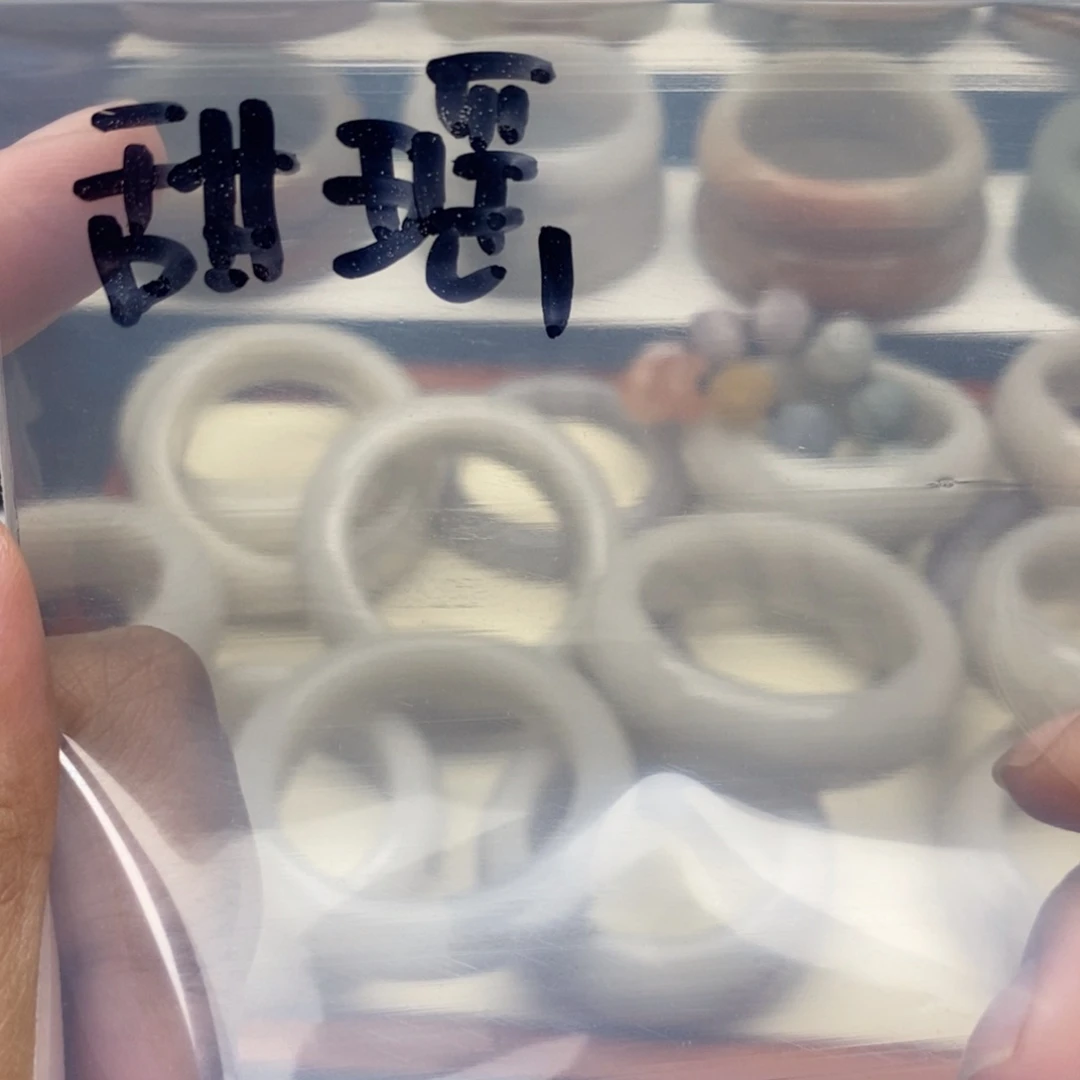 石英质玉手镯未镶嵌燚*