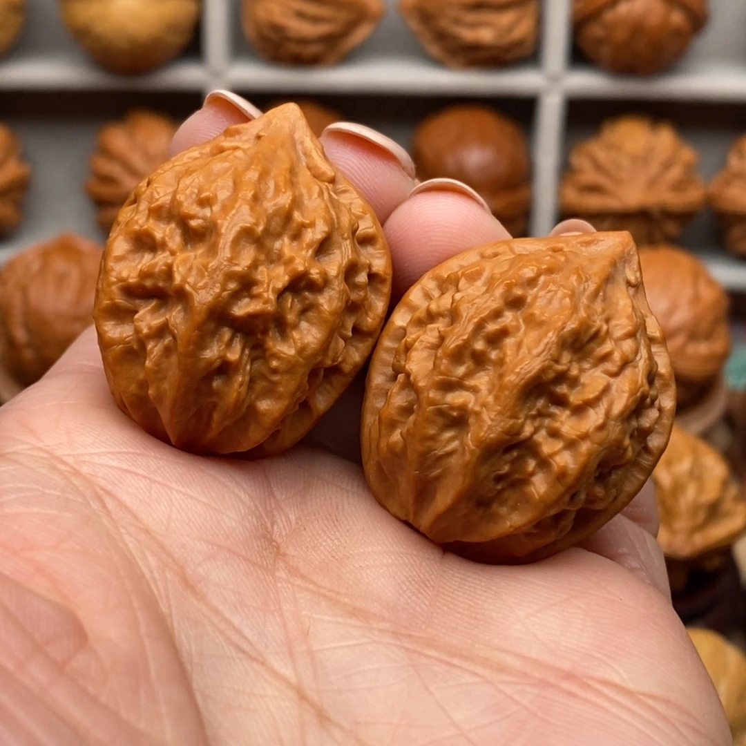 文玩核桃把件小赤龙