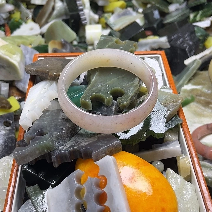 和田玉未镶嵌珠宝奇石一***乐
