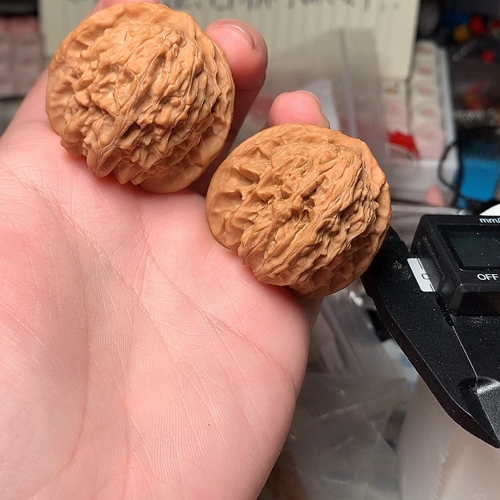 40尺寸瑕疵霞云岭福利文玩核桃