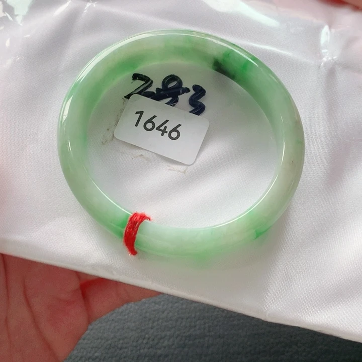 翡翠手镯未镶嵌天然翡翠手镯01