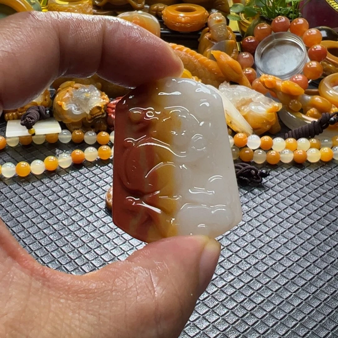 石英质玉未镶嵌颈饰