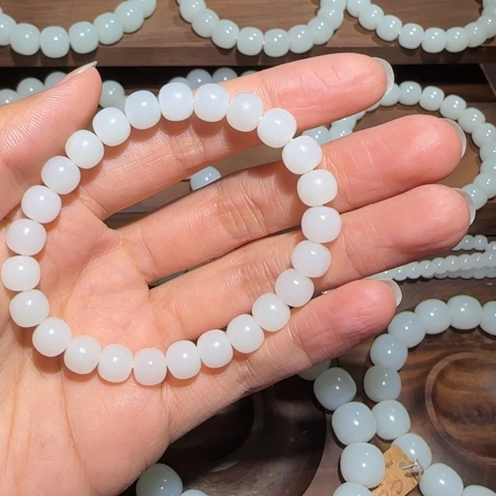 I***阳和田玉（糖玉）未镶嵌手链