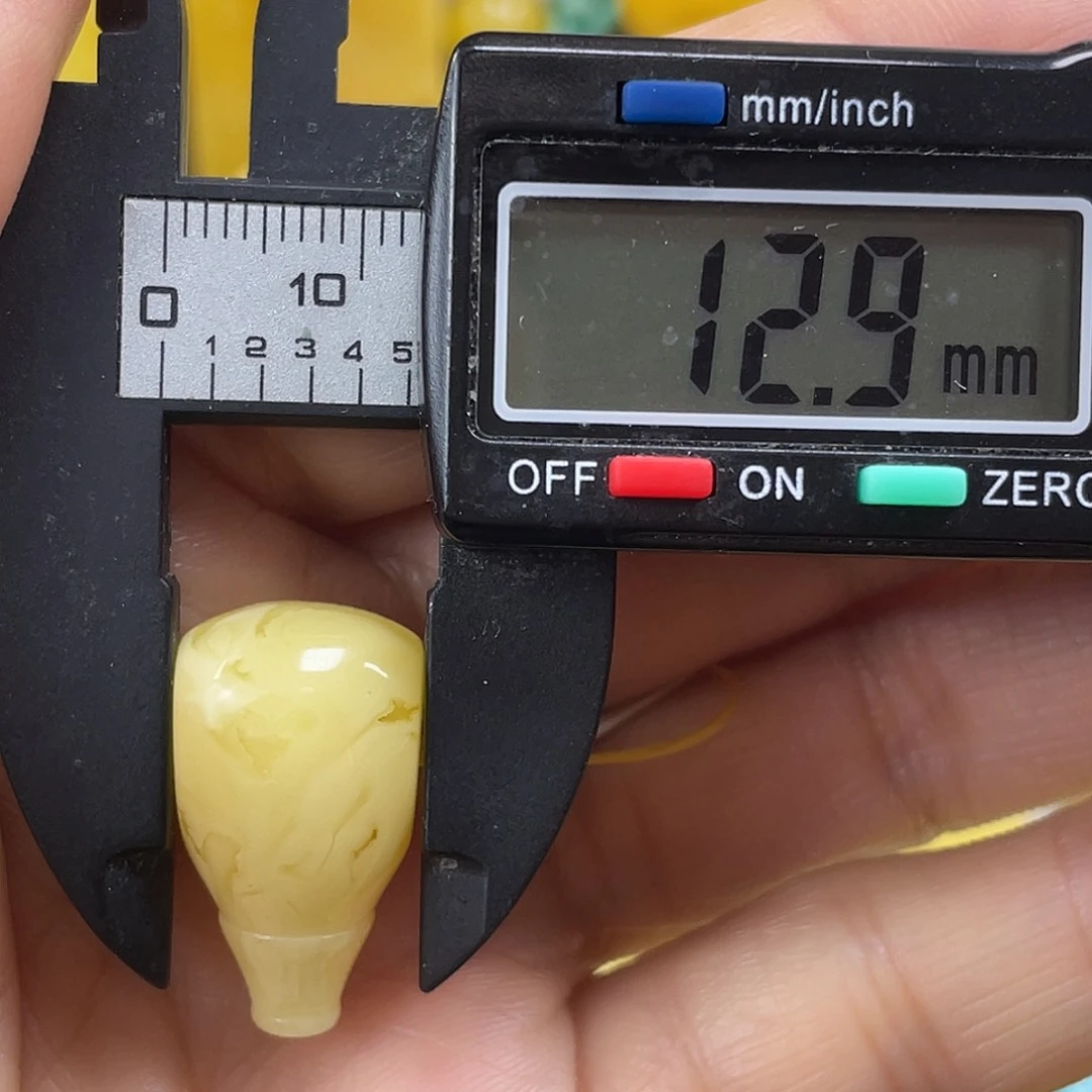 蜜蜡未镶嵌裸石24杂