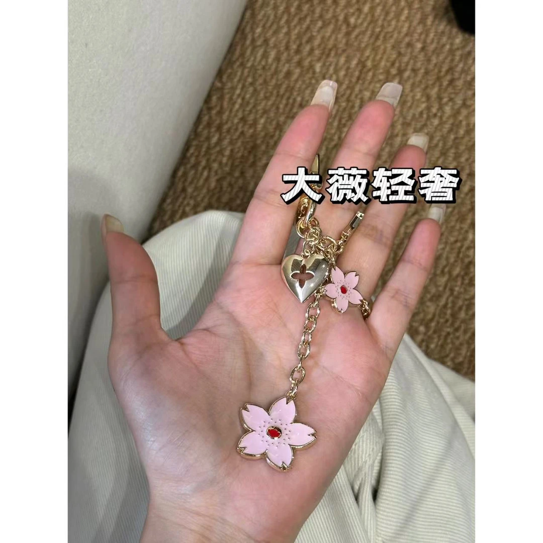 粉色小花爱心时尚挂件-38488