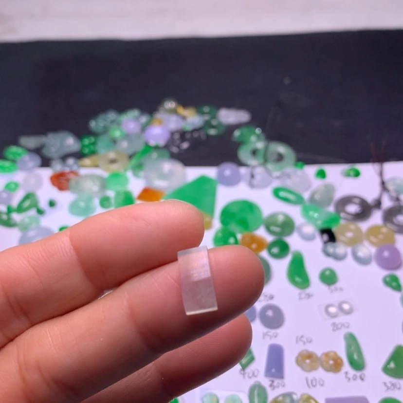 【闪购商品】翡翠颈饰未镶嵌予*马安